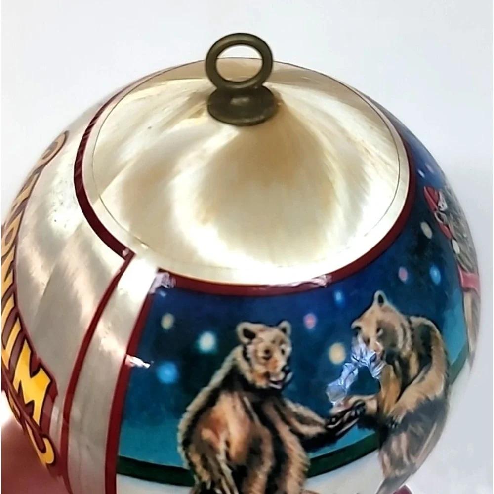 Vtg 1982 Pyramid Ringling Bros Barnum Bailey Bears on Ice Ornament-Original Box‎